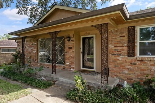 5705 Twineing St, Dallas, TX, 75227-1549 | Card Image