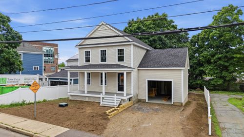 16 Manchester Street, Nashua, NH, 03064 | Card Image