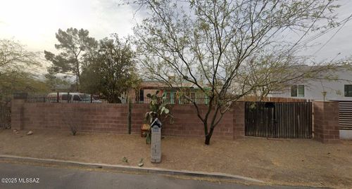 242 E Jacinto St, Tucson, AZ, 85705-4733 | Card Image