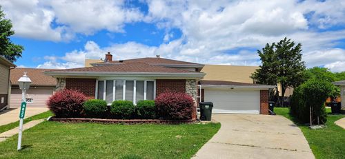 9037 Joey Dr, Niles, IL, 60714-1534 | Card Image
