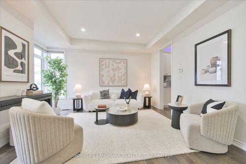 79 Bethpage Cres, Newmarket, ON, L3X0M4 | Card Image