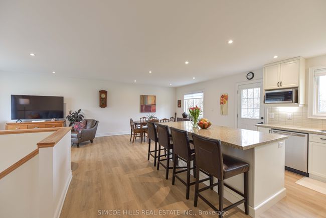 4329 Forest Wood Dr, House other with 4 bedrooms, 3 bathrooms and 6 parking in Severn ON | Image 11