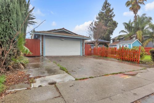 718 Castle Oaks Drive, Stockton, CA, 95210 | Card Image