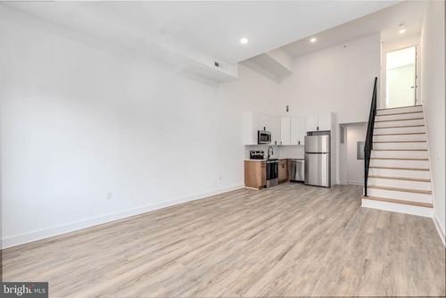 3-2331 N 16th St, PHILADELPHIA, PA, 19132-4402 | Card Image