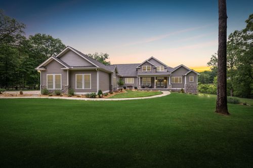 10690 Lost Lake Cir, Ooltewah, TN, 37363-1804 | Card Image