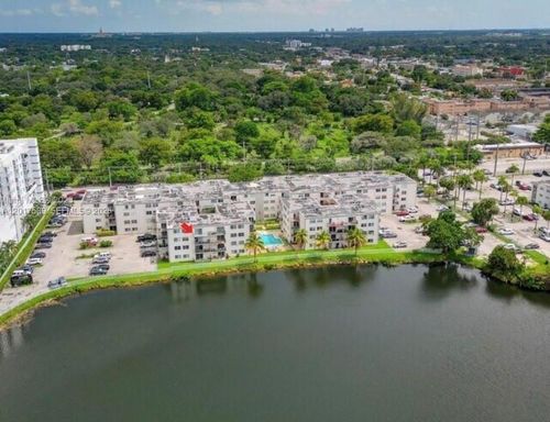 e412-5501 Nw 7th St, Miami, FL, 33126-3264 | Card Image