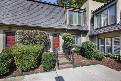 27 Ivy Rdg Ne, Atlanta, GA, 30342-4216 | Card Image