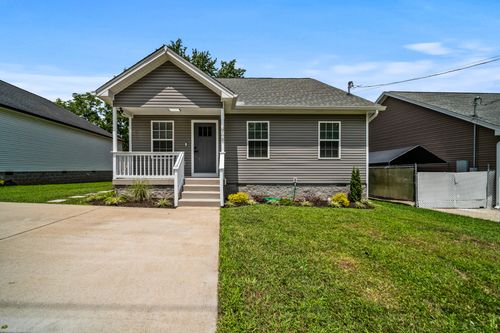 909 17th Ave E, Springfield, TN, 37172-3801 | Card Image