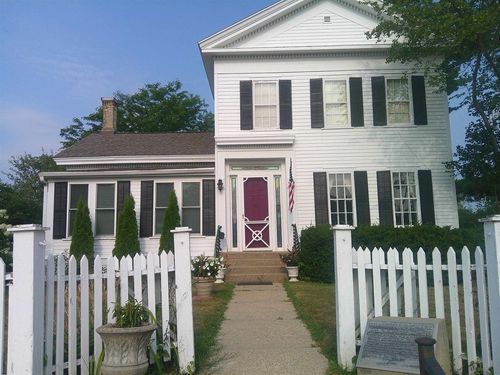 825 Oak St, Wisconsin Dells, WI, 53965-1418 | Card Image