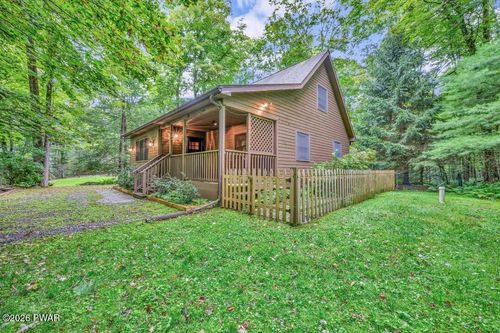 28 Hemlock Ln, Lake Ariel, PA, 18436-4067 | Card Image