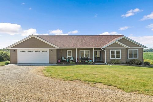 30378 Wiscoy Ridge Rd, Winona, MN, 55987-5651 | Card Image