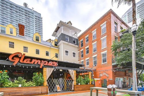 apt-2b-215 Central Ave, ST PETERSBURG, FL, 33701-3371 | Card Image