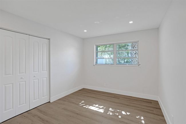 2111 Ne 35 Th St, House other with 3 bedrooms, 2 bathrooms and null parking in Lighthouse Point FL | Image 12