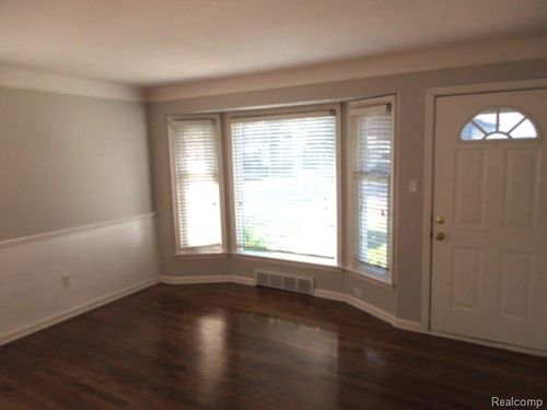 113 E Webster Rd, Royal Oak, MI, 48073-3437 | Card Image