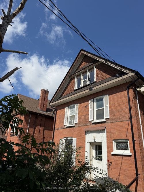 194 London St, Peterborough, ON, K9H2Y9 | Card Image