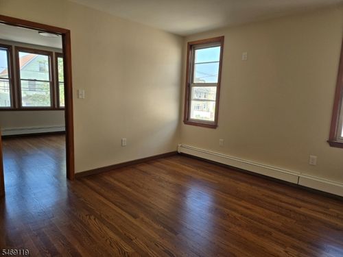 833 Jackson Ave, Elizabeth, NJ, 07201-1605 | Card Image
