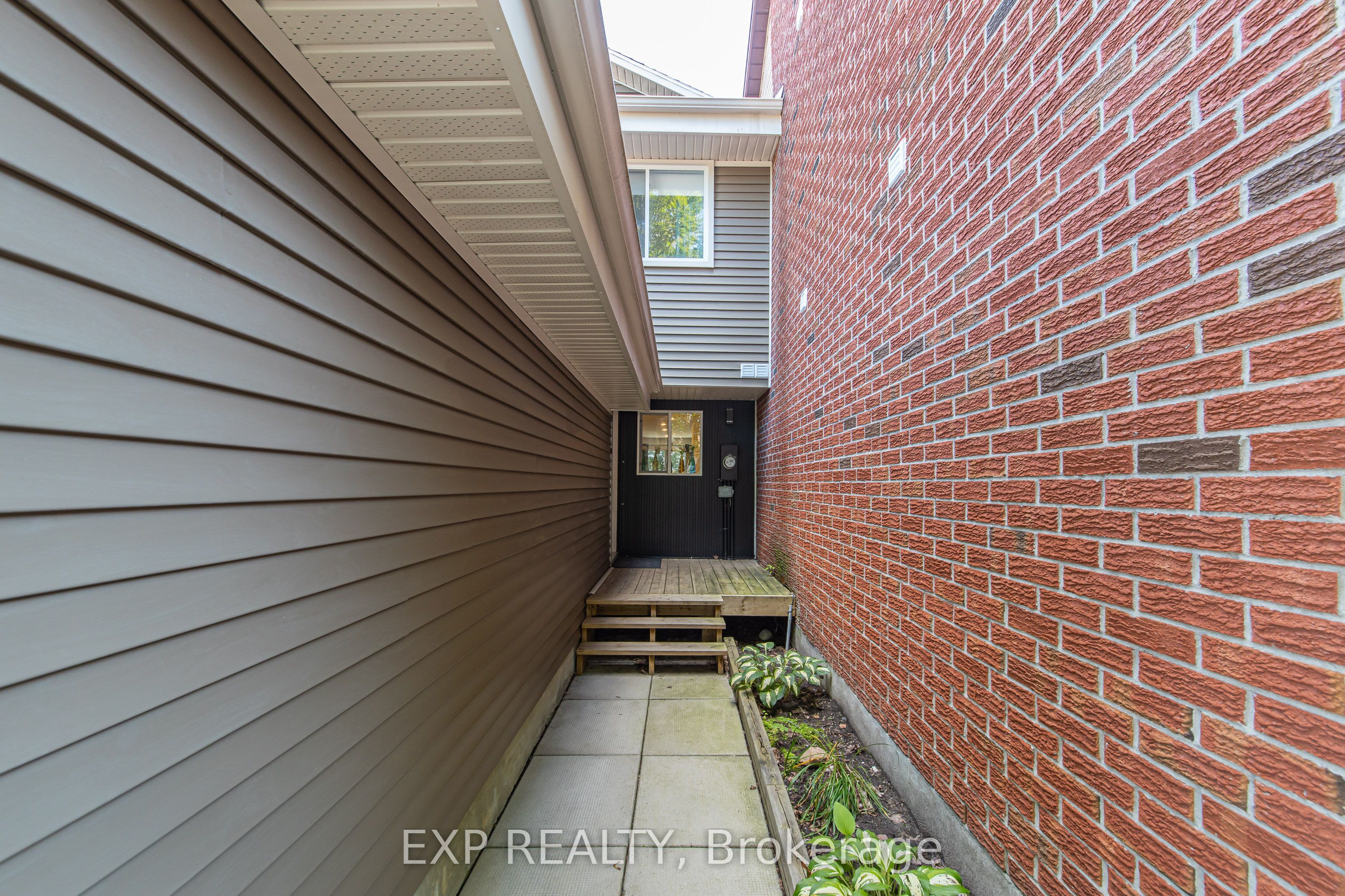 Residential in Russell 2