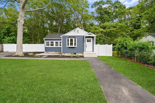 239 Lake Dr, East Patchogue, NY, 11772-4756 | Card Image