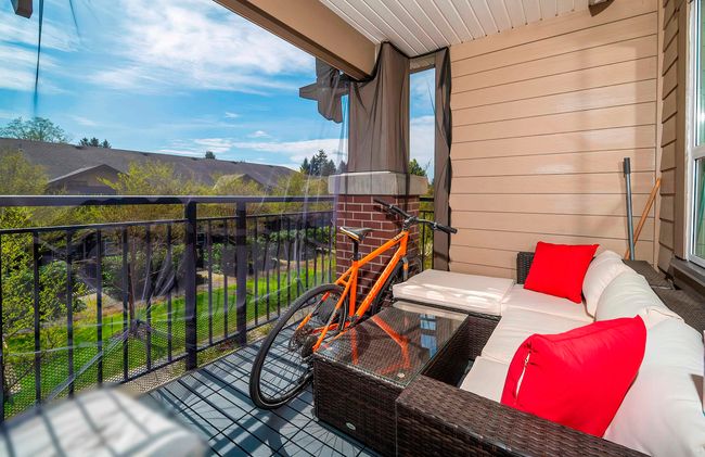 Balcony with an outdoor hangout area | Image 20