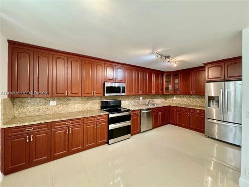 122-9-20441 Ne 30th Ave, Aventura, FL, 33180-1548 | Card Image