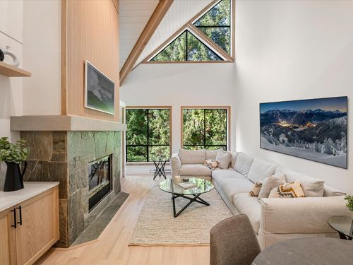 310-4821 Spearhead Dr, Whistler, BC, V8E1E8 | Card Image