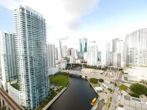 phi04-690 Sw 1st Ct, MIAMI, FL, 33130-2991 | Card Image