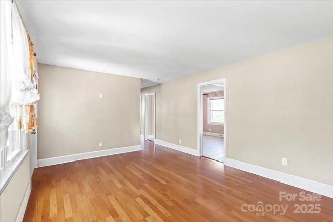 Living Room | Image 7