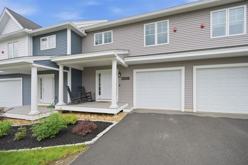 4 Autumn Lane, Raymond, NH, 03077 | Card Image