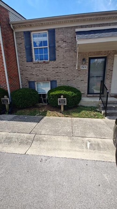 3584 Lochdale Ter, Lexington, KY, 40514-1772 | Card Image