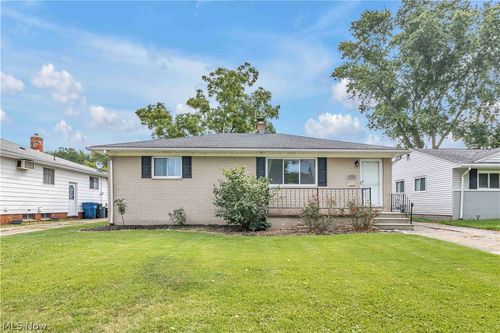 325 Thelma Dr, Sheffield Lake, OH, 44054-1922 | Card Image