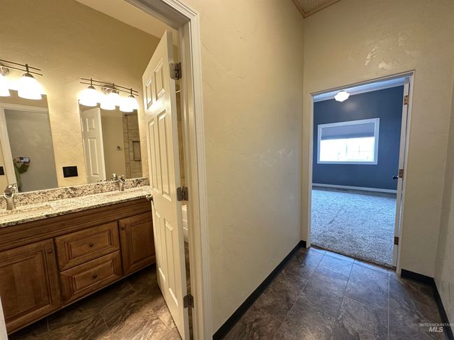 732 W Walnut St, Home with 7 bedrooms, 4 bathrooms and 6 parking in Genesee ID | Image 11