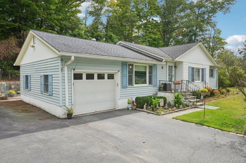 4 River Rd, Tuxedo Park, NY, 10987-4457 | Card Image