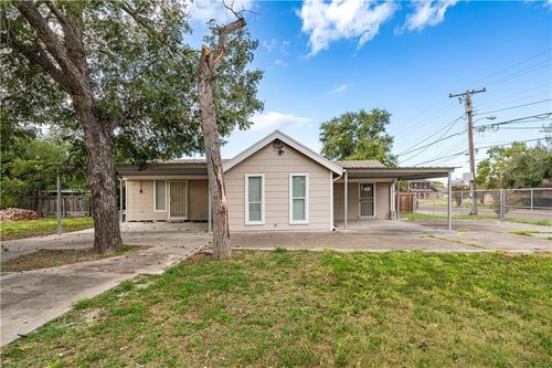 715 Bosquez St, Robstown, TX, 78380-2506 | Card Image