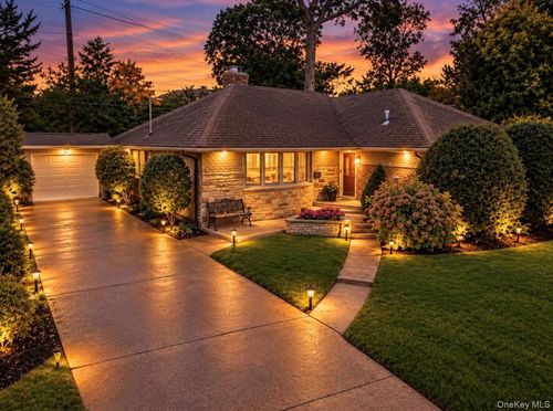 1109 Sunapee Road, Hempstead, NY, 11552 | Card Image