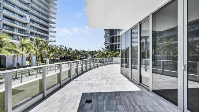 204 - 801 S Pointe Dr, Condo with 2 bedrooms, 2 bathrooms and null parking in Miami Beach FL | Image 11