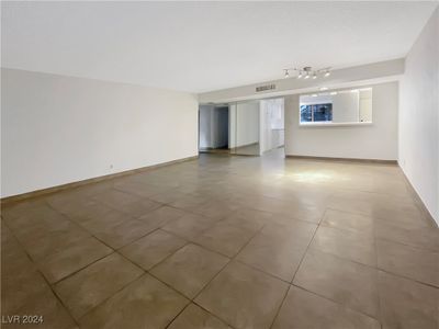 109 - 356 E Desert Inn Road, Condo with 3 bedrooms, 2 bathrooms and null parking in Las Vegas NV | Image 3