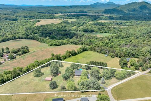 335 Daytona Dr, Hardy, VA, 24101-3811 | Card Image