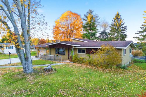 1010 Forest Ave, Sheboygan, WI, 53081-7831 | Card Image