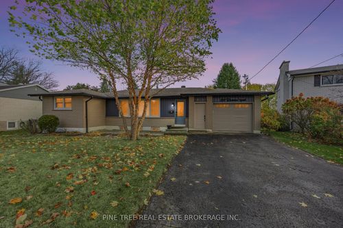 239 Warnica Rd, Barrie, ON, L4N3Z2 | Card Image