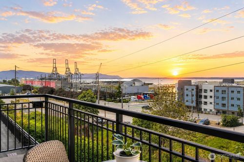 210-1015 Railroad Ave, Bellingham, WA, 98225-5094 | Card Image