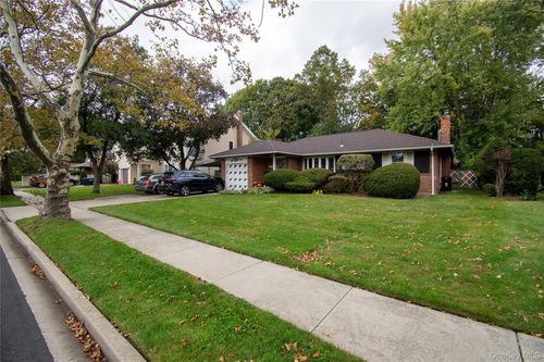 891 School Dr, North Baldwin, NY, 11510-1124 | Card Image