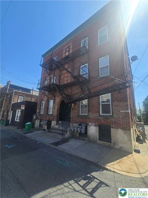 3-450 W Maple St, Allentown, PA, 18102-5411 | Card Image