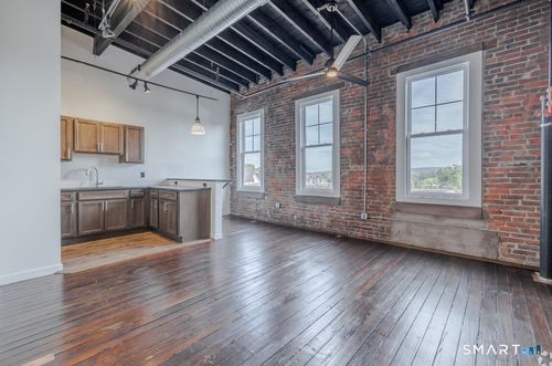 j-424 Main St, Middletown, CT, 06457-3366 | Card Image