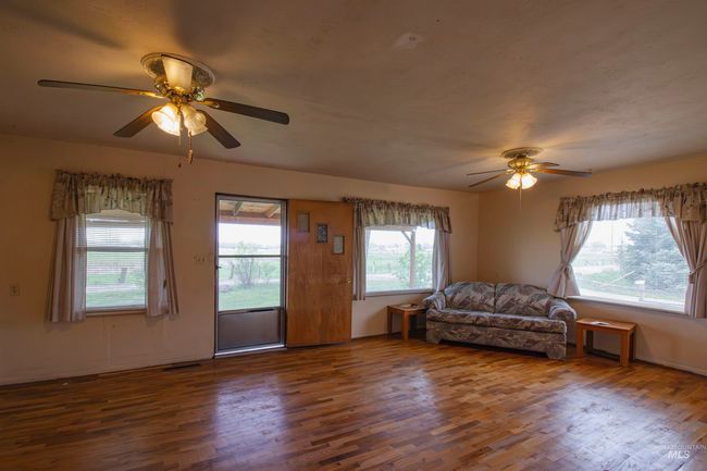 8970 Hurd Ln, House other with 3 bedrooms, 2 bathrooms and 4 parking in Payette ID | Image 11