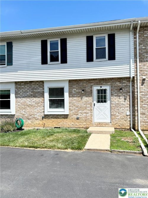 15 W Chestnut St, Macungie, PA, 18062-1005 | Card Image