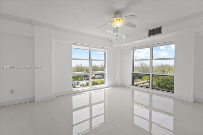 APT-8A - 77 Crandon Blvd, Condo with 2 bedrooms, 2 bathrooms and null parking in Key Biscayne FL | Image 26