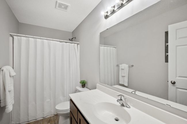 2nd UL bathroom | Image 16