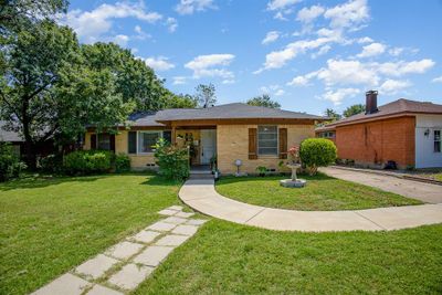 835 Glen Arbor Drive, House other with 3 bedrooms, 2 bathrooms and null parking in Dallas TX | Image 1