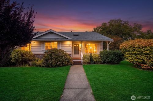 a-112 W 2nd St, Everson, WA, 98247-9117 | Card Image