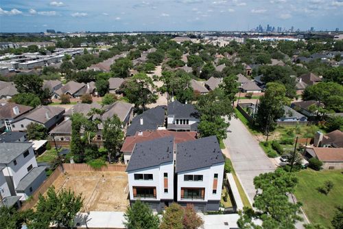 7118 Gary St, Houston, TX, 77055-6925 | Card Image